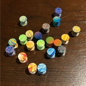 Colorful Screw-On Gages Set